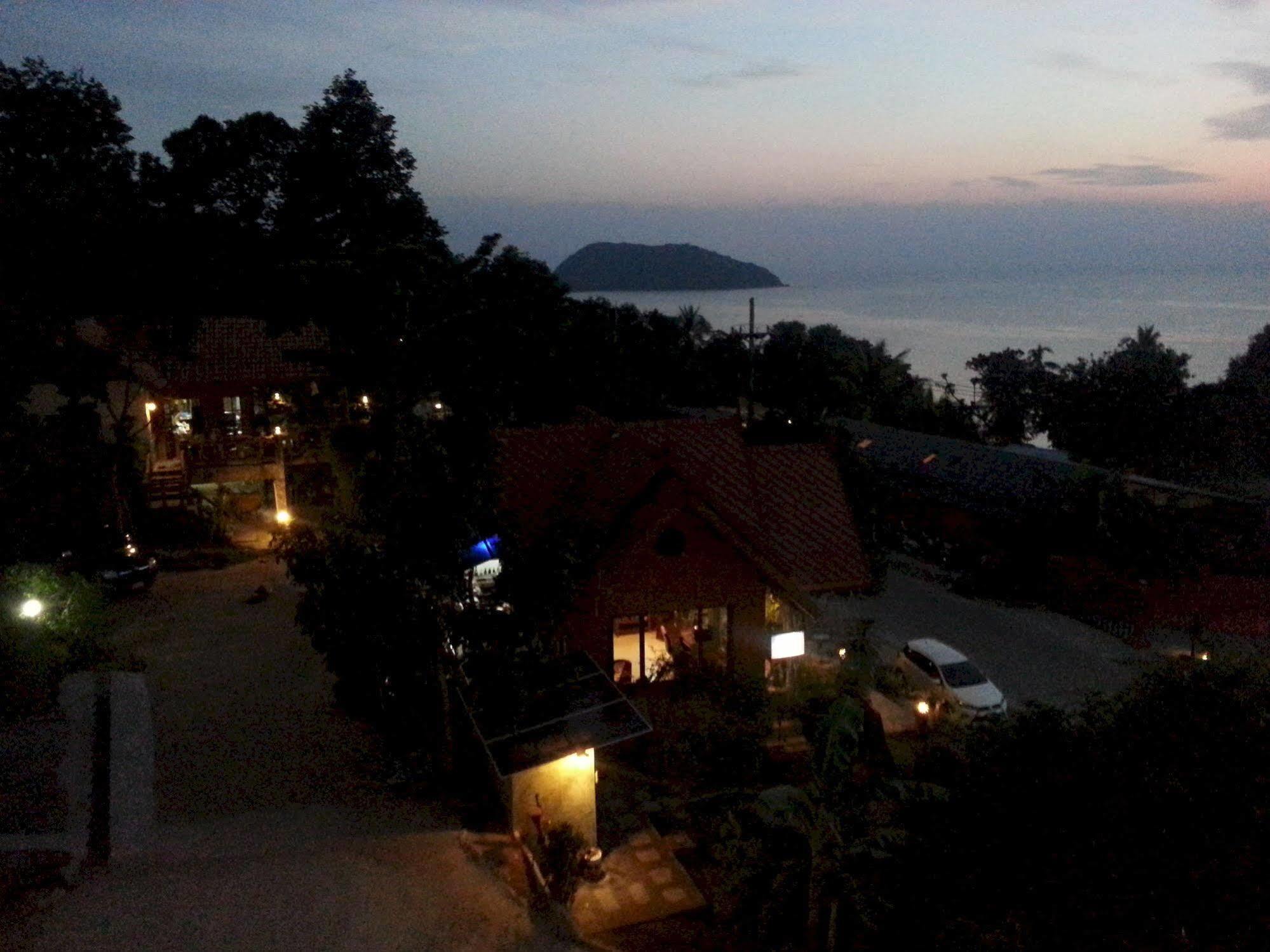 Sea Rock Resort Ko Pha Ngan Exterior photo